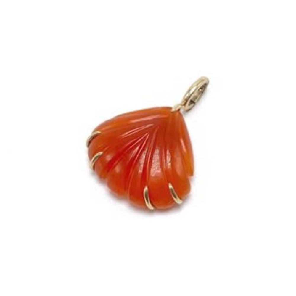 carm.n 14k Marie Agate charm with hinged bail